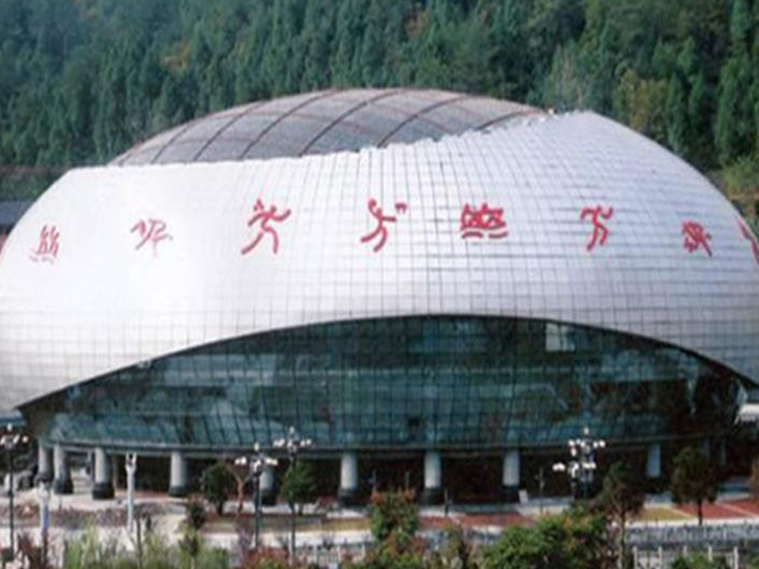 石嘴山体育中心球形网架加工安装